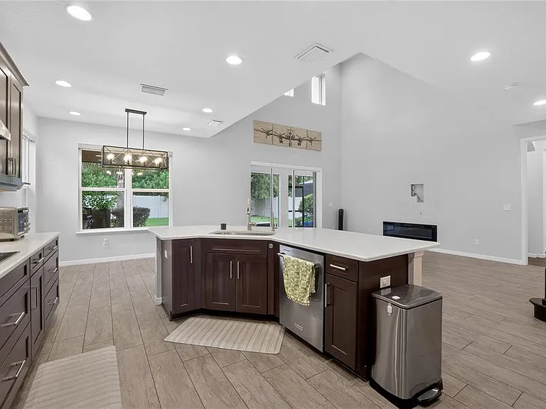 8016 Marbella Creek Ave — Photo 8