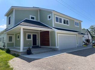 8579 Bayview Rd, Onekama, MI 49675