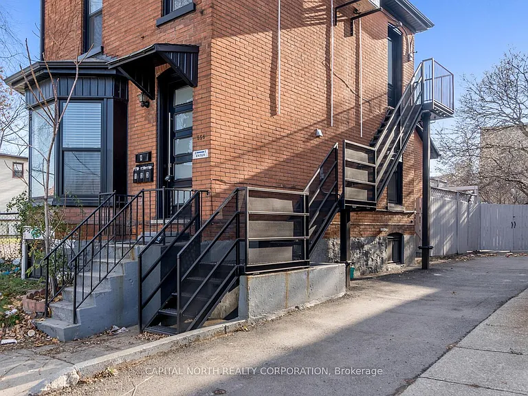 556 King St E #3 — Photo 5