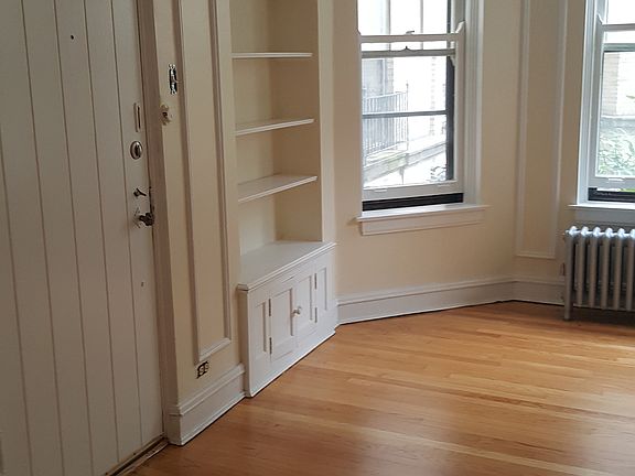5th image of 7521 N Winchester Ave APT 3E