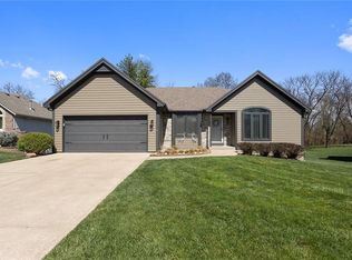 1249 SW Crossing Dr, Lees Summit, MO 64081