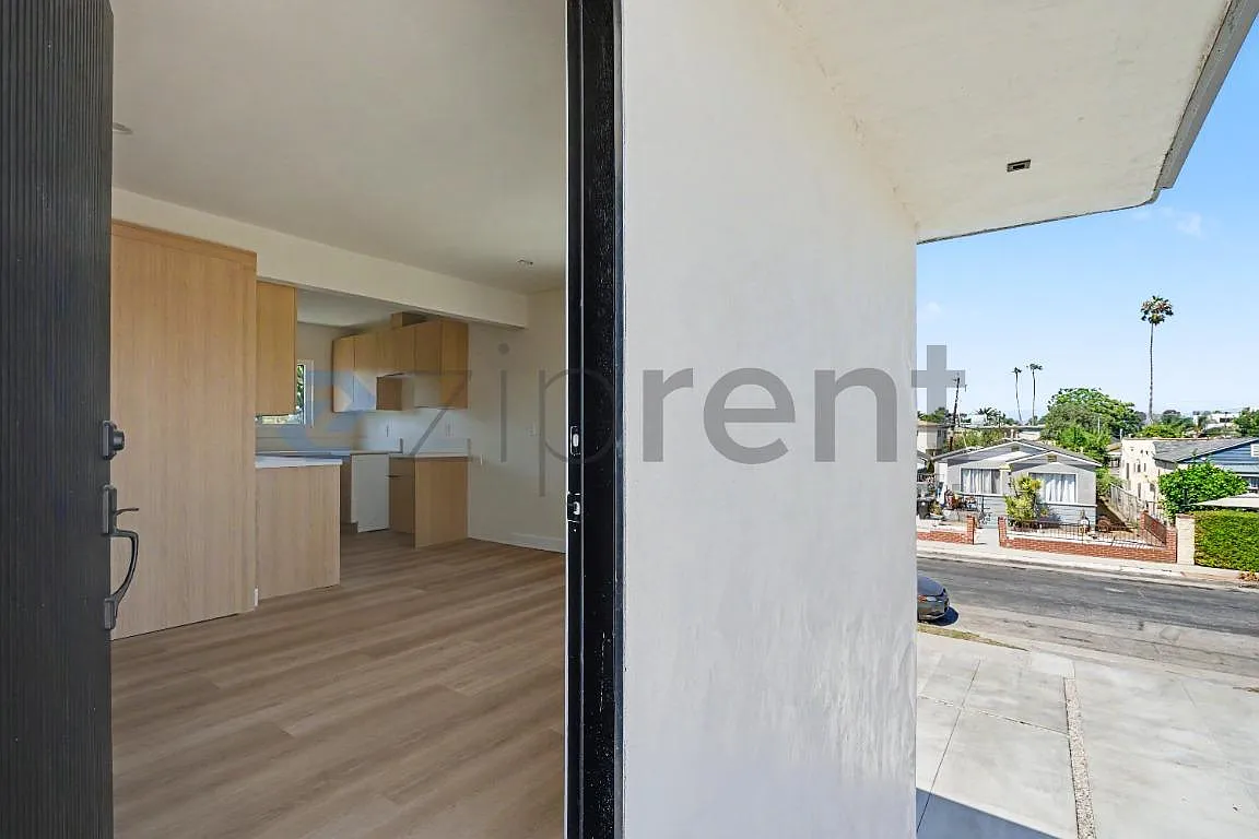 2 bed, 600 sqft, $3,000 — Photo 2