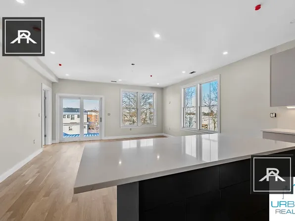 40 Waverly St, Brighton, MA