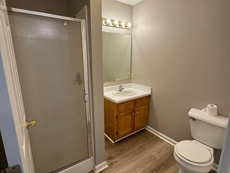 154 W Peach St #D1 — Photo 3