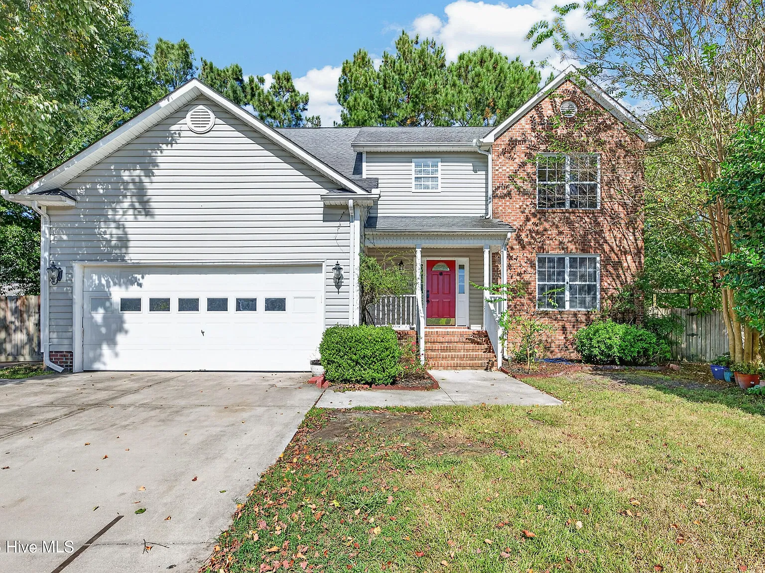 4 bed, 2.5 bath, $2,300 — Photo 2