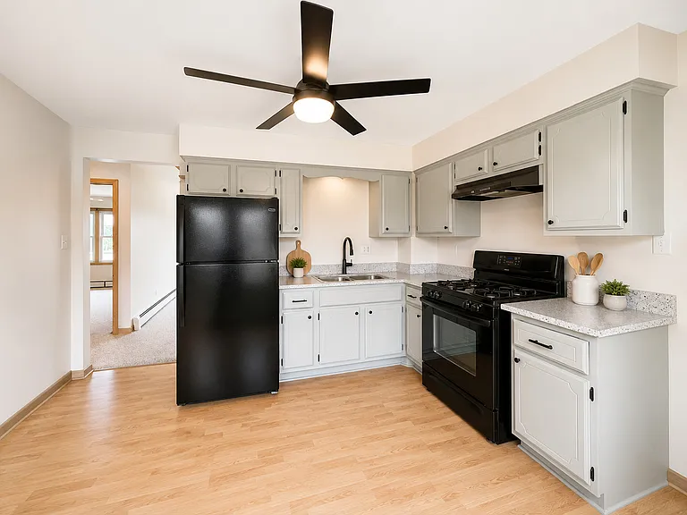 4425 Prairie Ave #C — Photo 2