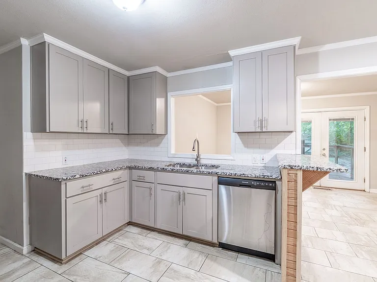 2904 S Q St — Photo 5