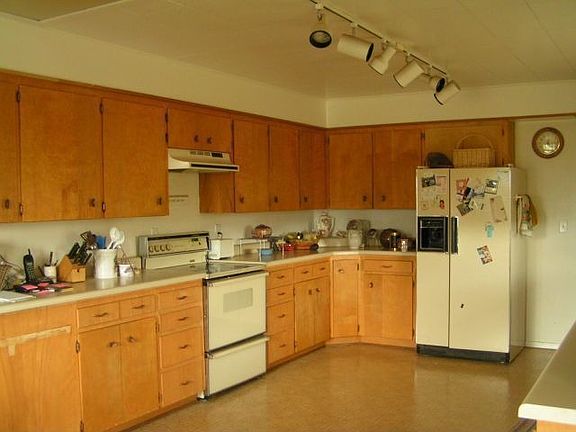 4th image of 303 8th Ave NW