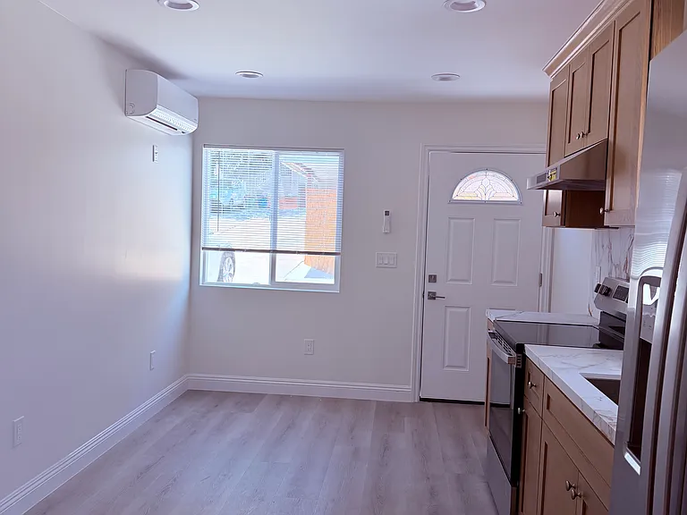 4326 Stillwell Ave — Photo 3