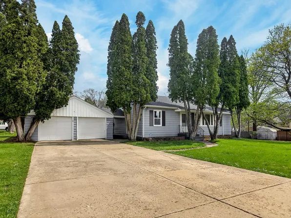 1706 Warren Rd, Rockford, IL 61108