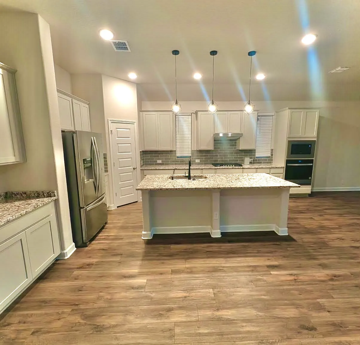 3 bed, 2.5 bath, 2155 sqft, $2,625 — Photo 2