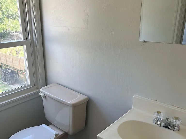 3 Bedroom Home for rent in Urbandale, IA — Photo 12