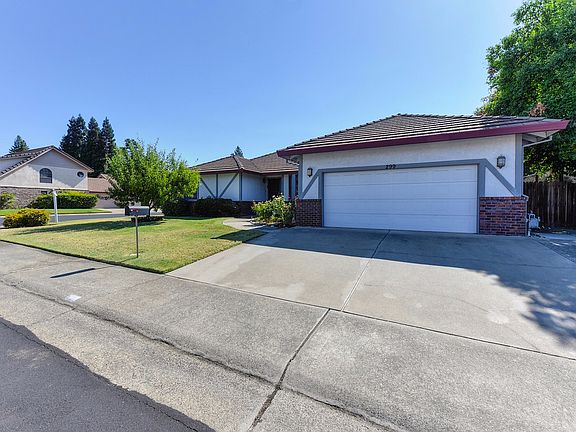 3rd image of 299 Walton Way