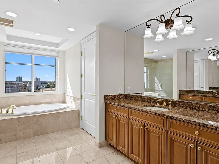 300 Beach Dr NE #1201 — Photo 32