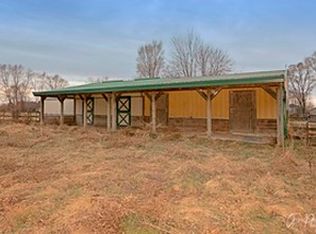 8115 White Oaks Rd, Wonder Lake, IL 60097