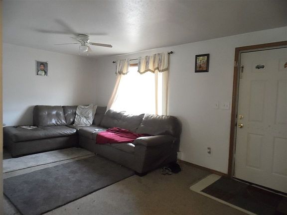 3rd image of 652 S Eagle Ct