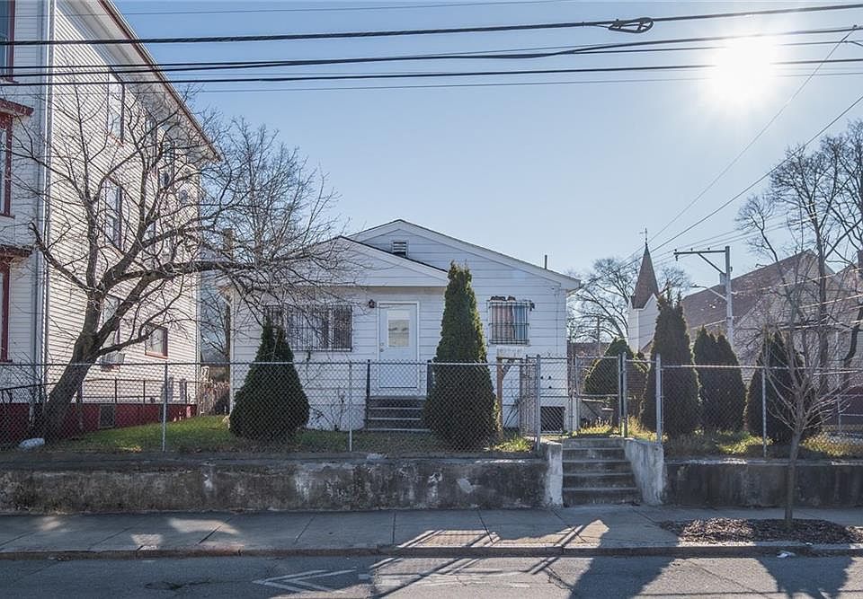 1st image of 138 Oxford St
