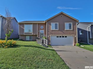 16931 Browne St, Omaha, NE 68116