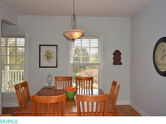 5th image of 156 Wildwood Dr