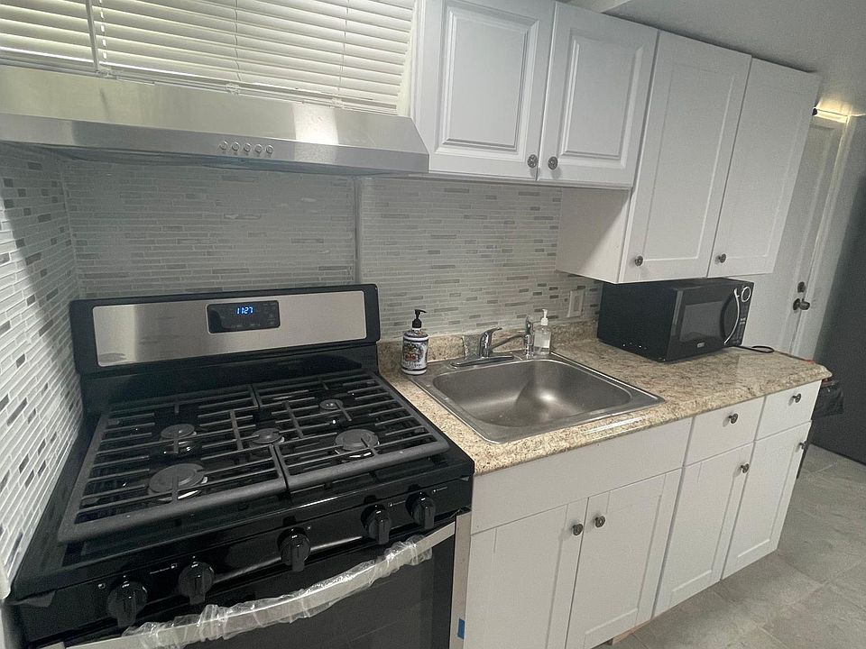 1st image of 10417 Springfield Blvd Floor 1