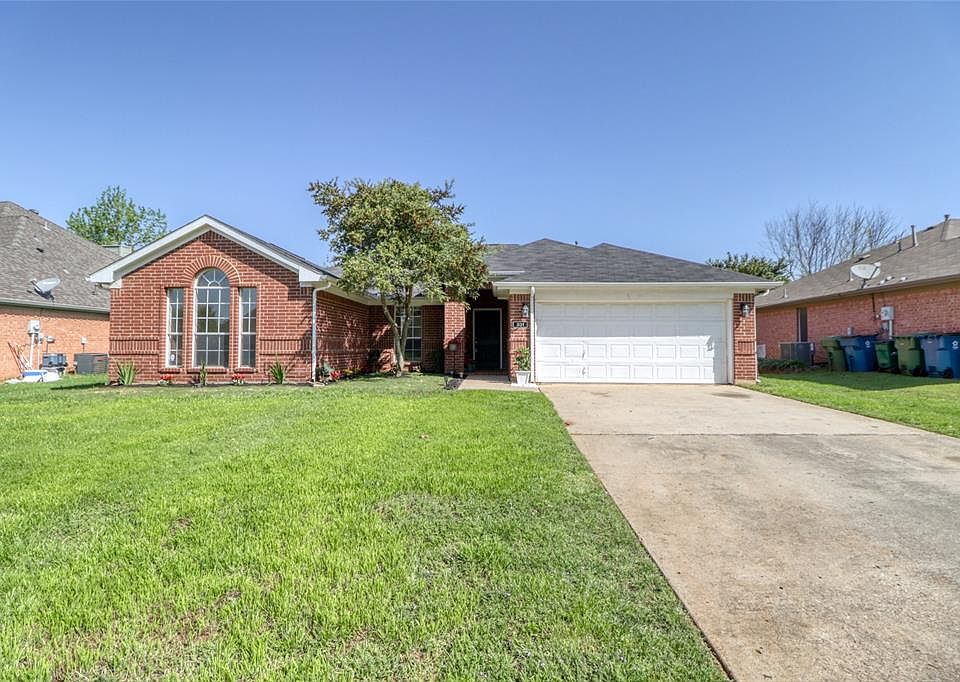 1st image of 331 Stately Oak Ln