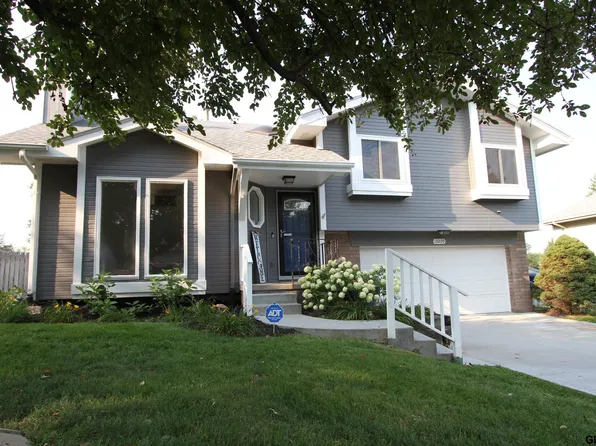 13209 Lillian St, Omaha, NE 68138