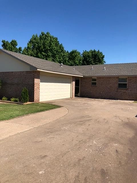 Big drive with Two Car Garage