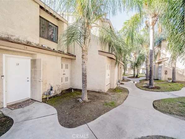 936 Fairway Dr APT 24, Colton, CA 92324