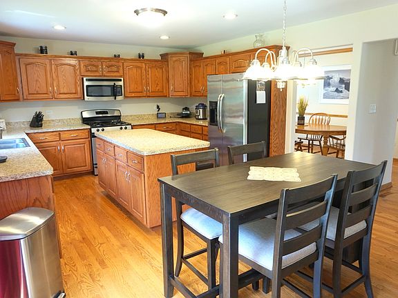 2nd image of 214 Wesley Dr