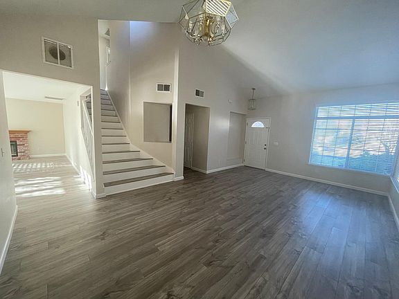 2nd image of 2264 Oak Hills Dr