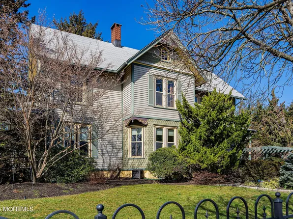 51 Maple Place, Keyport, NJ 07735