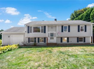 42 Homeland Ave, Narragansett, RI 02882