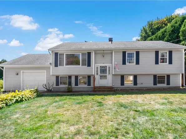 42 Homeland Ave, Narragansett, RI 02882
