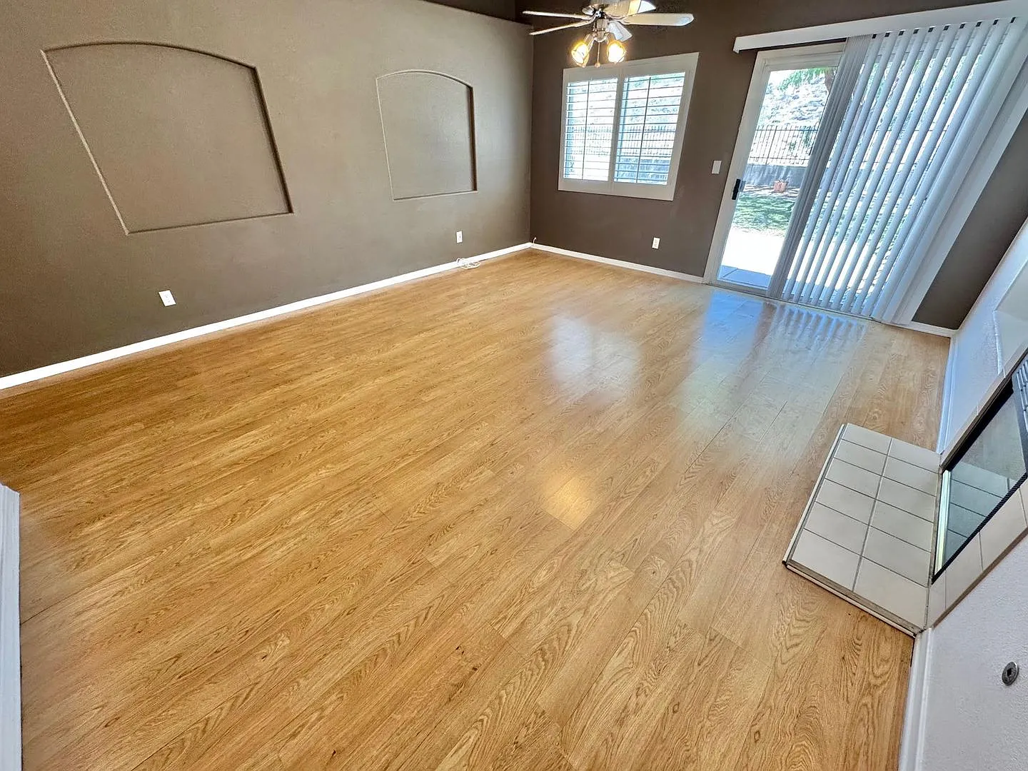 Beautiful Single-Story 2 Bedroom, 2 Bathroom Home Located In Seven Hills — Photo 3