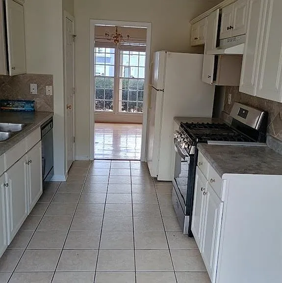 3210 Binghampton Ln — Photo 4