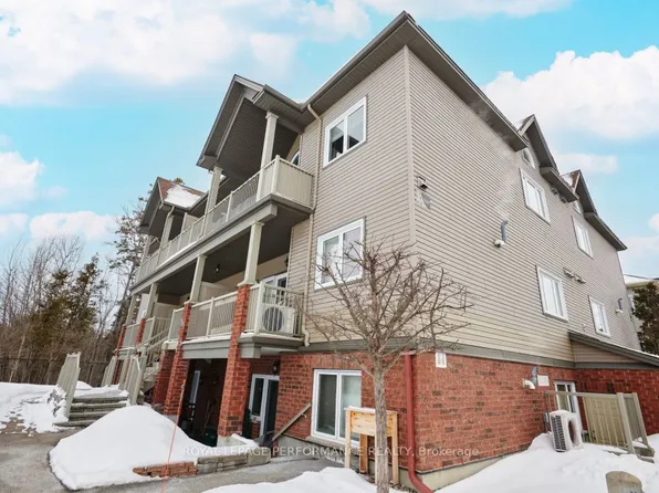 1107 E Stittsville Main St #89, Ottawa, ON K2S 0C7