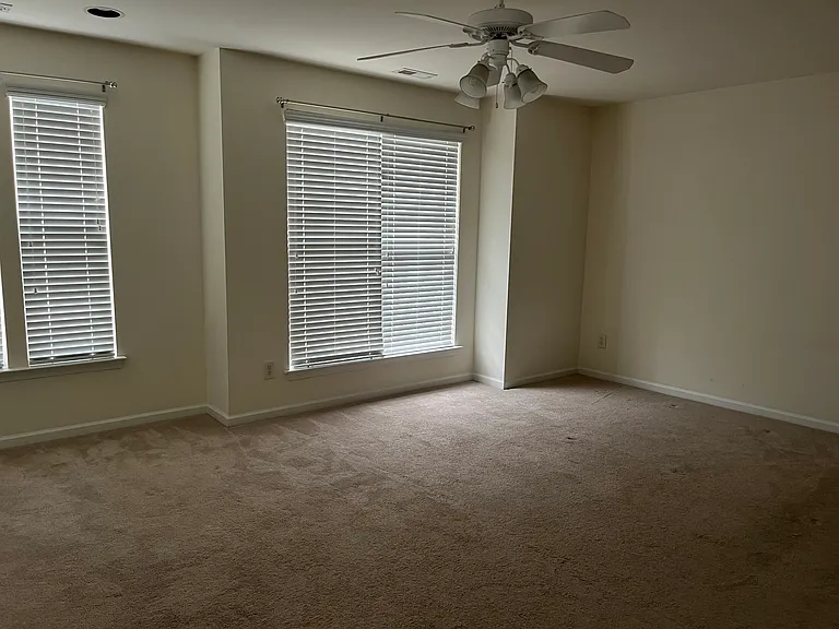 9827 Grettle Ct — Photo 9