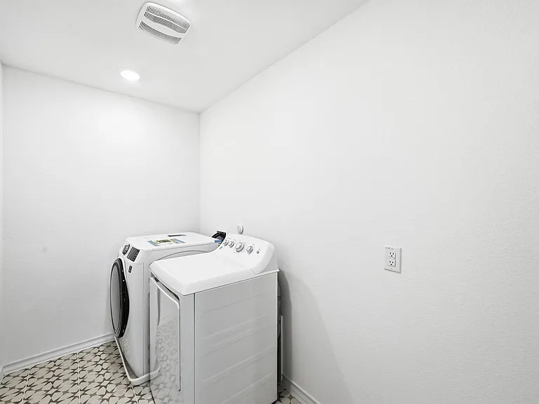 2907 Tavern Dr — Photo 30