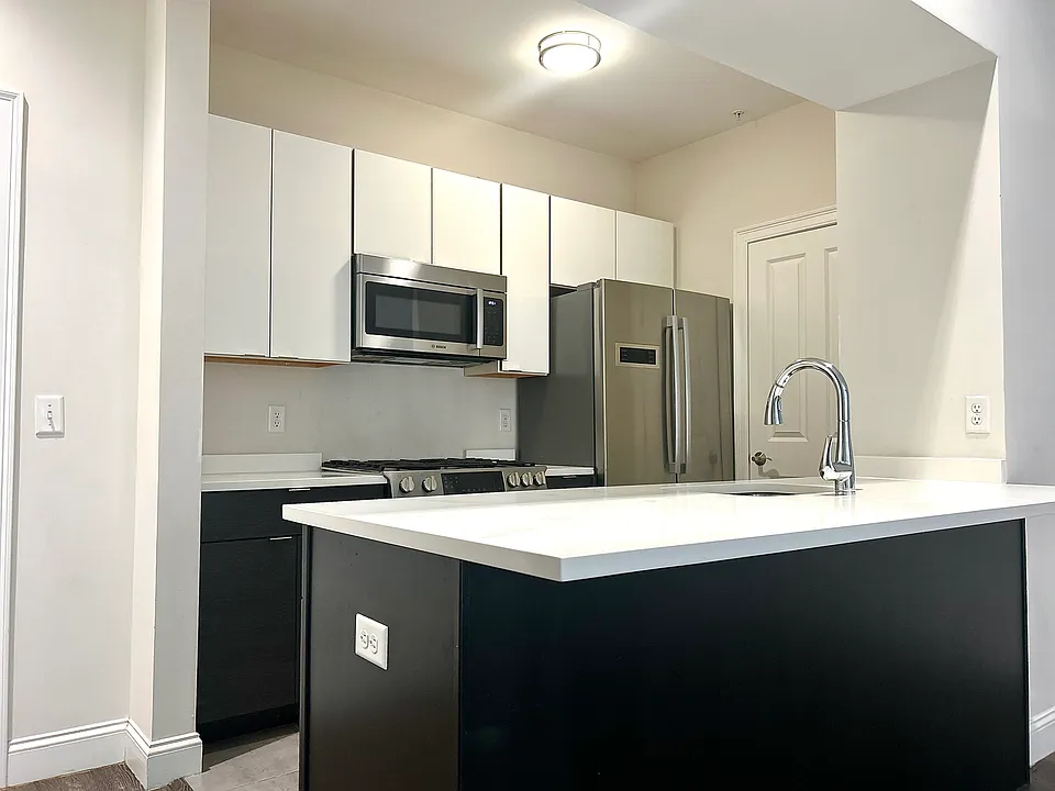 1022 Hancock St #209