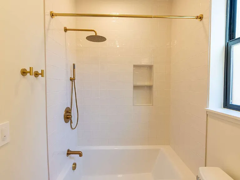 822 W 22nd Ave — Photo 31