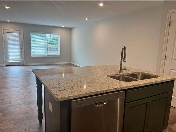 2nd image of 73 Silver Leaf Ln