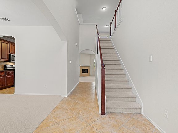 4th image of 8214 Menlo Pl