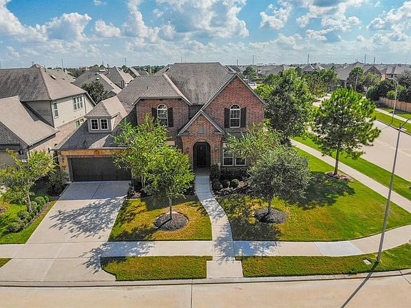 3rd image of 9902 Hutton Park Dr