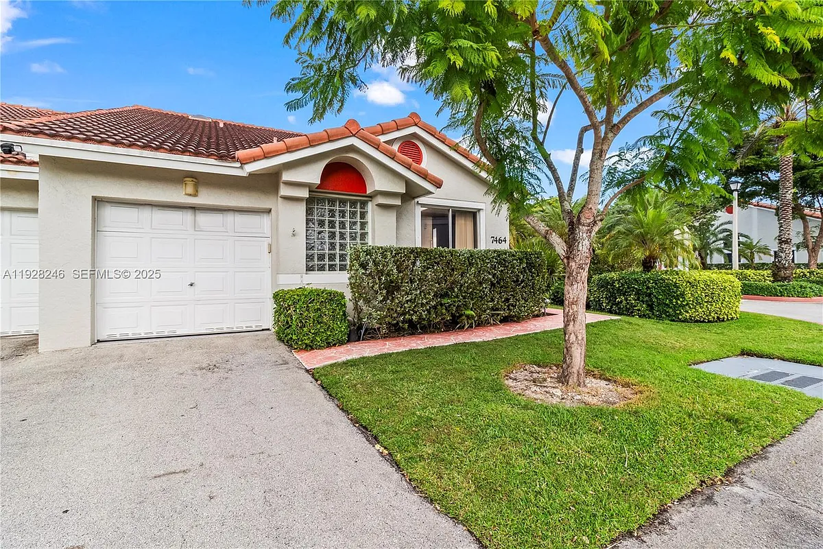 Building Photo - 7474 Pinewalk Dr