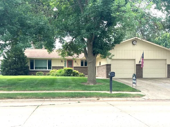 1350 E 6th St, Sheldon, IA 51201
