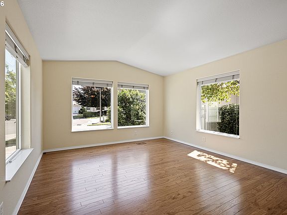 4th image of 3220 Crescent Ave Space 15