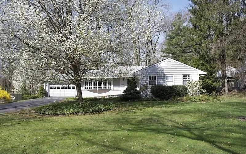 12 Woodland Dr photo 1