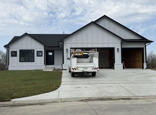 5299 N Hampton St, Wichita, KS 67226