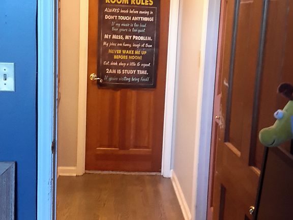 hallway between bedrooms