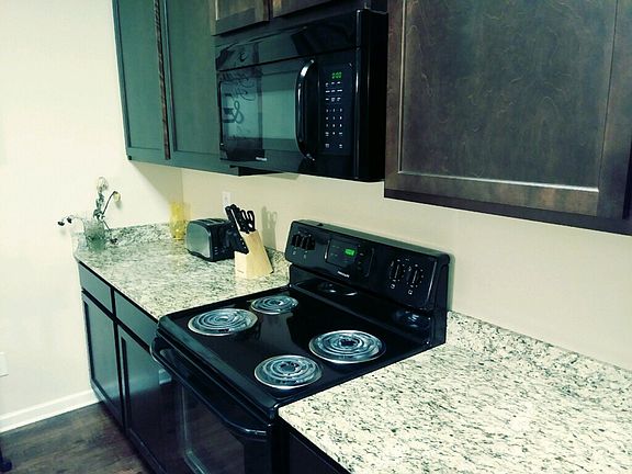 5th image of 8305 Regent St
